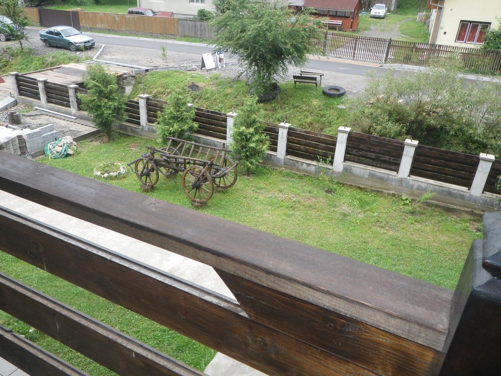 Pensiunea La Rachitele Εξωτερικό φωτογραφία